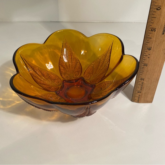 Vintage Anchor Hocking Beaded Leaf Design Amber Glass Bowl - Picture 7 of 8